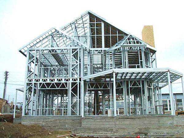 根河钢结构建筑的腐蚀问题应该如何预防